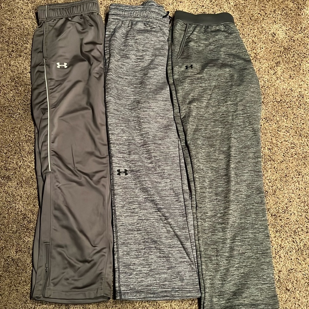 Set of 3 under armour women’s size large  athletic pants